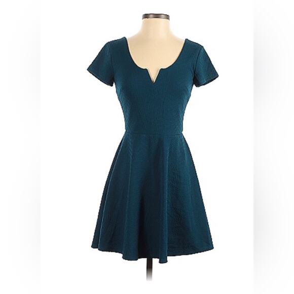Trixi tetxtured teal fit and flare dress, size 3 - Picture 1 of 9
